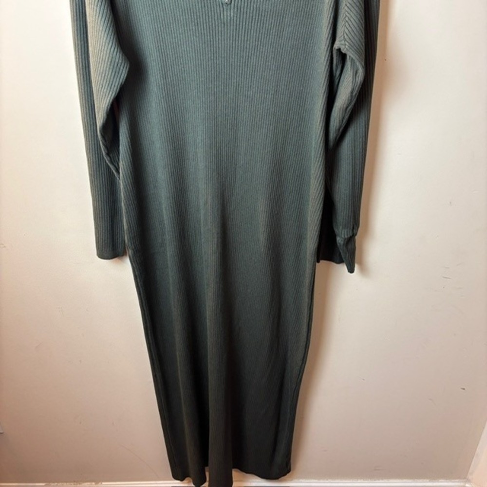PrettyLittleThing Plus XXXL Olive Green Ribbed Knit Maxi Polo Dress Quarter Zip - Picture 4 of 16